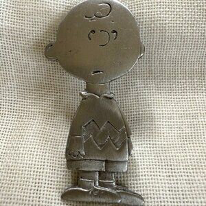 Vtg Peanuts Charlie Brown lapel pin solid Pewter by Seagull